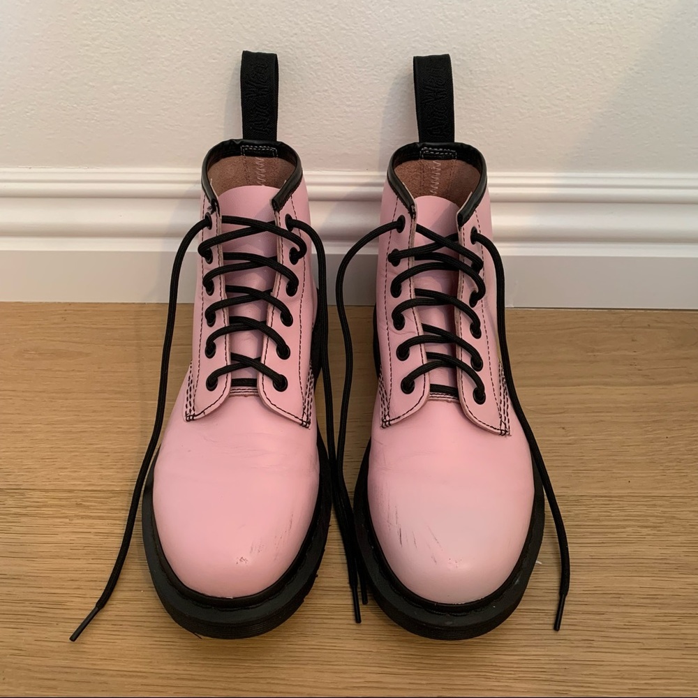 LIGHT PINK DR MARTENS